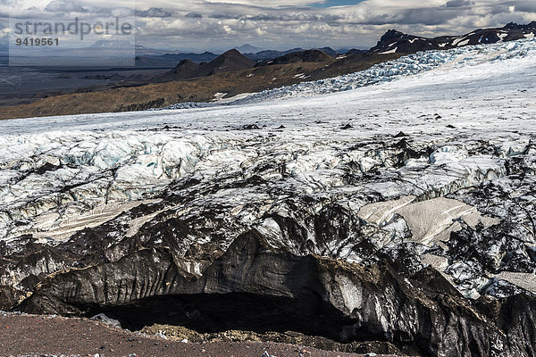 Eisformationen  schneebedeckte  vulkanische Bergkette Kverkfjöll  am nördlichen Rand des Gletschers Vatnajökull  Hochland  Island
