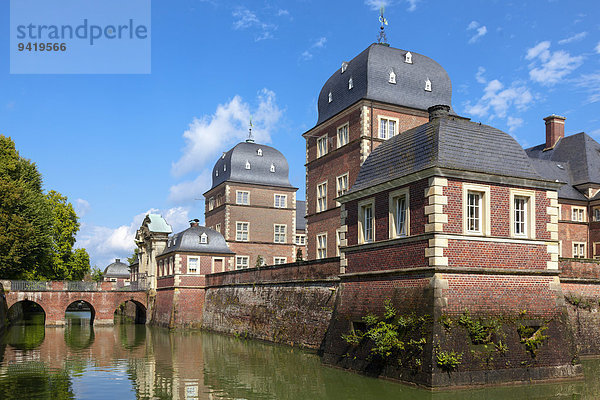 Barockschloss und Wasserschloss Ahaus  heute Sitz der Technischen Akademie Ahaus  Ahaus  Münsterland  Nordrhein-Westfalen  Deutschland