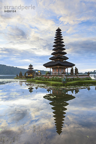 Tempel Pura Ulun Danu Batur  Bratan See  Bali  Indonesien
