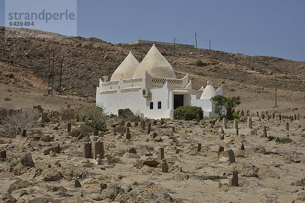 Mausoleum des muslimischen Heiligen Mohammed Bin Ali al Qalayi  bei Mirbat  Dhofar-Region  Orient  Oman
