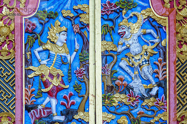 Geschnitzte Tür  Pura Ulun Danu Batur Tempel  Bali  Indonesien