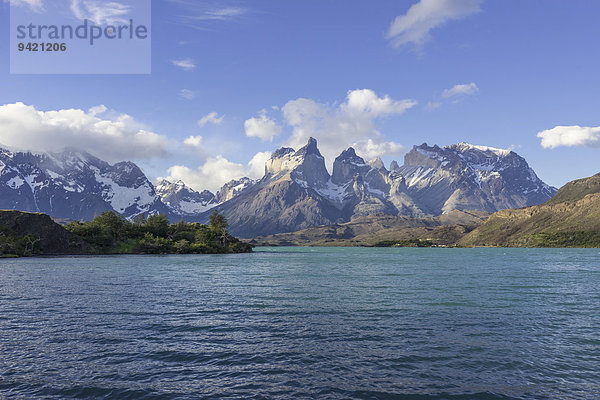 Lago Pehoe und Paine Grande Massiv  Torres del Paine Nationalpark  Región de Magallanes y de la Antártica Chilena  Chile
