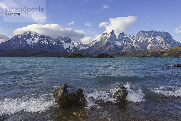 Lago Pehoe und Paine Grande Massiv  Torres del Paine Nationalpark  Región de Magallanes y de la Antártica Chilena  Chile