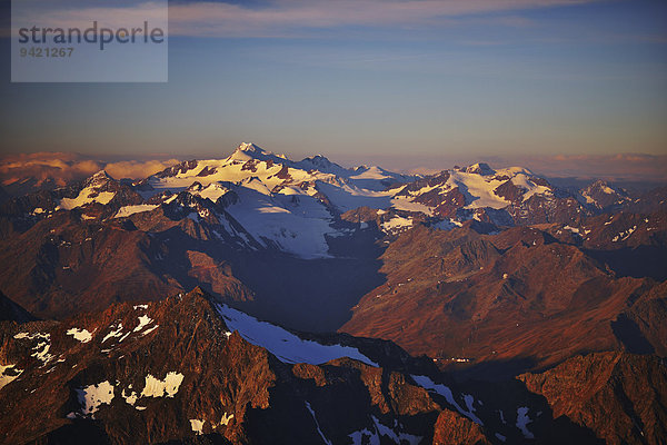 Die Wildspitze mit ihren Gletschern  vom Schrankogel  bei Gries  Tirol  Österreich