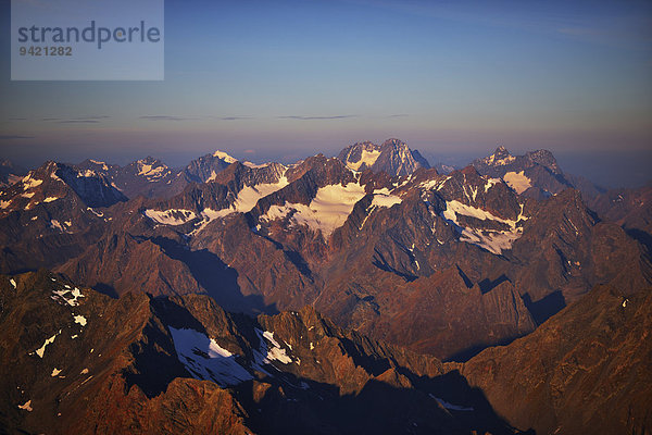Ötztaler Alpen mit dem Kaunergrat-Gebirgszug mit der Watzespitze  vom Schrankogel  bei Gries  Tirol  Österreich