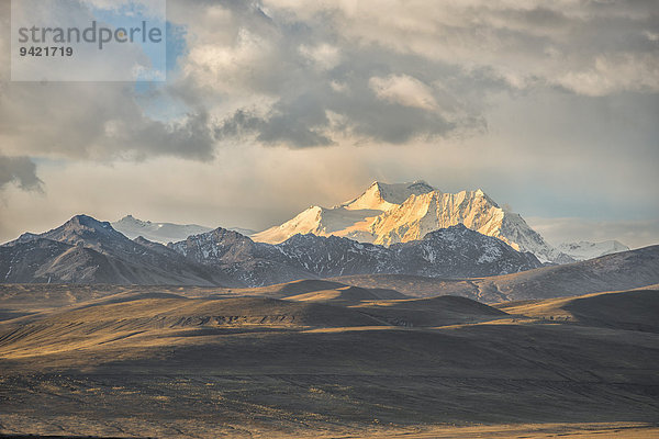Cordillera Real bei Sonnenuntergang  bolivianische Hochebene Altiplano  La Paz  Bolivien