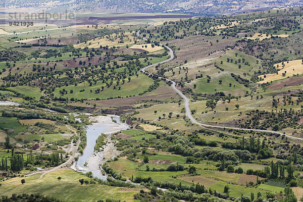 Kulturlandschaft im Nemrut Dagi Nationalpark  Fluss Kahta oder Kahta Çay?  Provinz Ad?yaman  Südostanatolien  Anatolien  Türkei