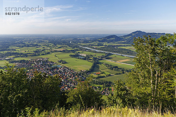 Ausblick vom Petersberg über Flintsbach am Inn  Oberbayern  Bayern  Deutschland