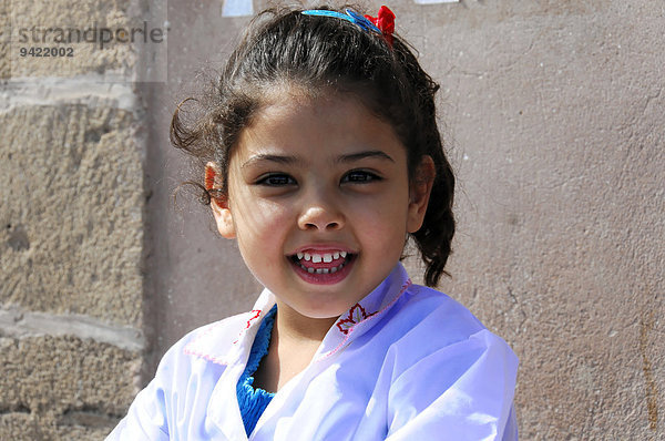 Portrait  kleines marokkanisches Mädchen  Essaouira  Marokko