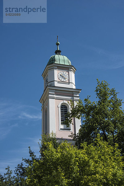 Turm der Pfarrkirche St. Andreas  Berchtesgaden  Berchtesgadener Land  Oberbayern  Bayern  Deutschland