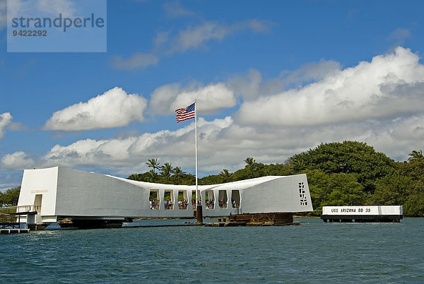 U.S.S. Arizona Memorial in Pearl Harbour  O'ahu  Hawaii  USA
