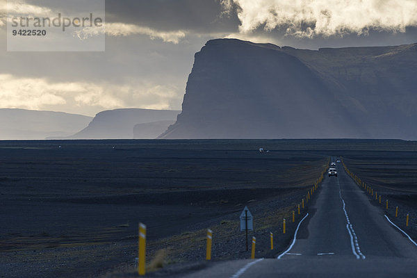 Ringstraße  Berg Lómagnúpur  Skeiðararsandur  Südküste  Island