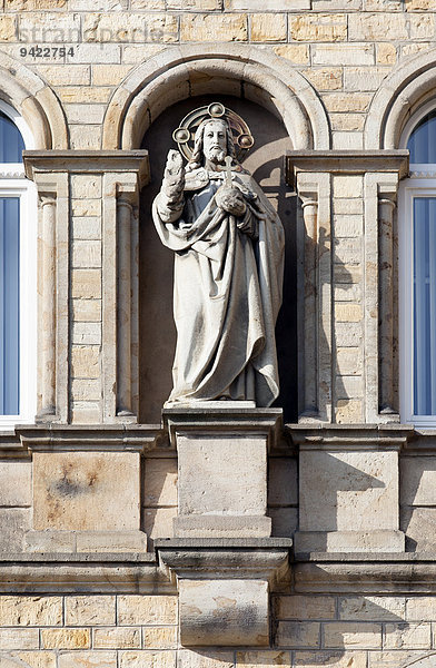 Heiligenfigur am Priesterseminar  Osnabrück  Niedersachsen  Deutschland