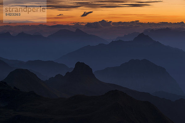 Sonnenaufgang über Montafoner Bergen  Gargellen  Montafon  Vorarlberg  Österreich