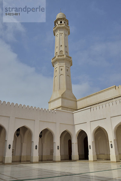 Minarett der Sultan Qaboos-Moschee  klassische Medina-Architektur  Salalah  Orient  Oman