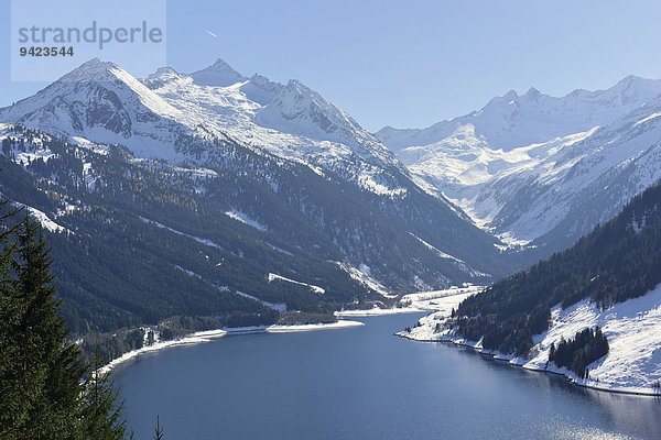 Durchlass Wasserspeicher Hochkrimml  links Seekarspitz  rechts Dreiherrenspitze  Alpenhauptkamm  Tauern  Tirol  Österreich