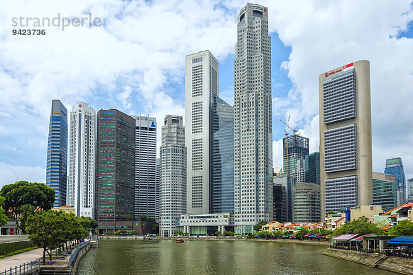 Wolkenkratzer entlang des Singapore River  Singapur