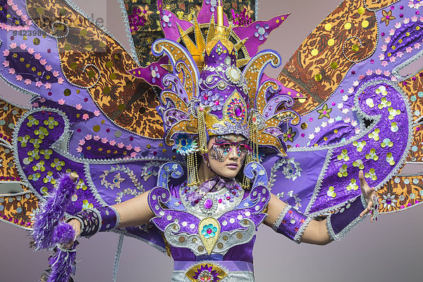 Aufwendiges Kostüm beim Jember Fashion Festival  Jawa Timur  Indonesien