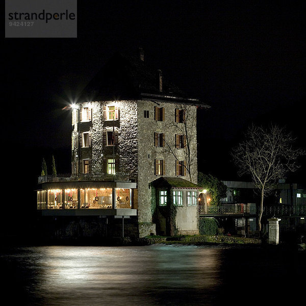 Das Restaurant Schlössli Wörth bei den Rheinfällen in Schaffhausen  Schweiz  Europa