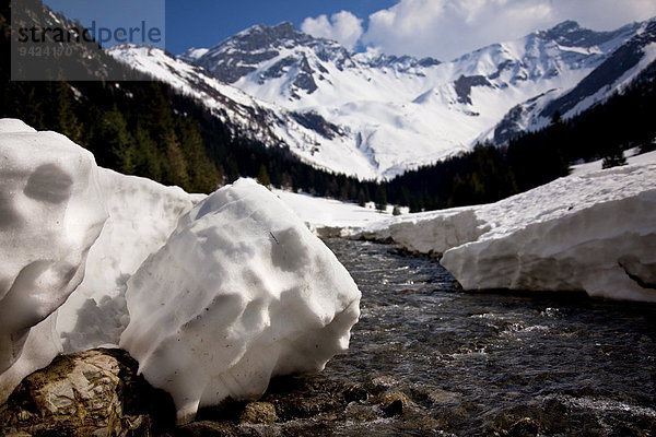 Schneeschmelze in den Lichtensteiner Alpen