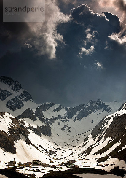 Gewitterstimmung im Alpstein  Meglisalp  Säntis  Altmann  Schweizer Alpen  Schweiz  Europa