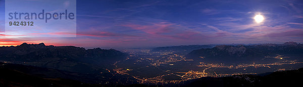 Nachtaufnahme vom Rheintal mit Vollmond  Alpsteingebiet  Schweiz  Europa