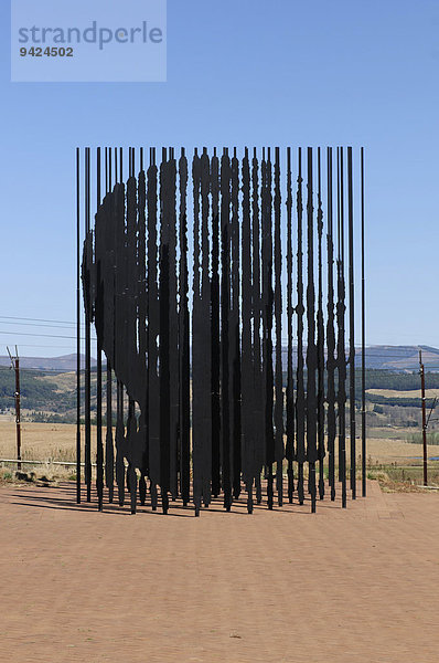 Mandela-Denkmal an der Stelle seiner Verhaftung im Jahr 1962  Skulptur Capture von Marco Cianfanelli und Jeremy Rose  Howick  KwaZulu-Natal  Südafrika