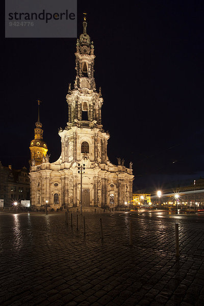Katholische Hofkirche bei Nacht  Dresden  Sachsen  Deutschland  Europa