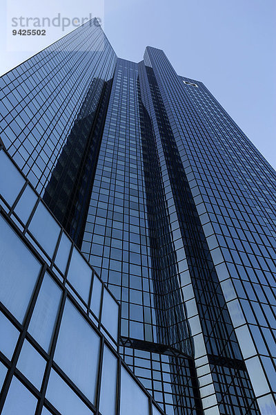 Glasfassade der Deutschen Bank  Bankenviertel  Westend  Frankfurt am Main  Hessen  Deutschland