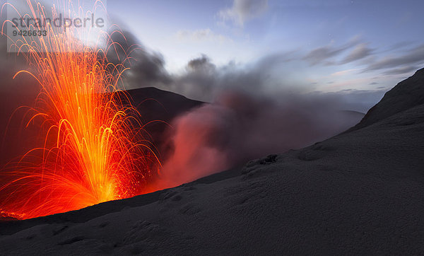 Eruption des Mount Yasur Vulkans  Insel Tanna  Vanuatu