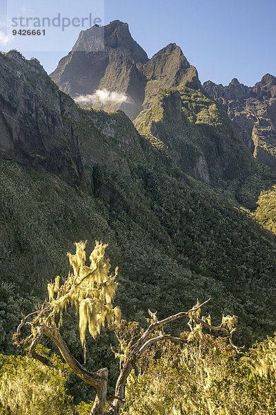 Piton des Neiges über Talkessel Cilaos  Cirque de Cilaos  La Reunion