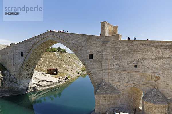 Malabadi Brücke oder Malabadi Köprüsü über Fluss Batman  Silvan  Provinz Diyarbak?r  Südostanatolien  Anatolien  Türkei