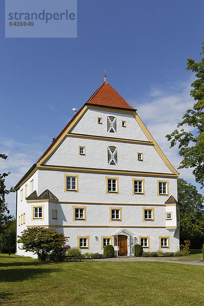 Rathaus in ehem. Schloss  Schechen  Oberbayern  Bayern  Deutschland