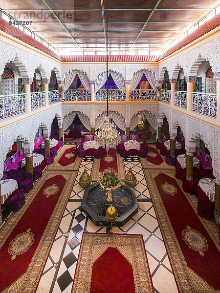 Innenhof und Restaurant eines Riads  Medina  Marrakesch  Marrakesch-Tensift-El Haouz  Marokko
