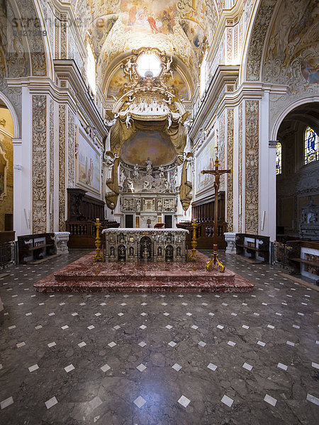 Innenraum der Kathedrale del Santissimo Salvatore oder San Vito Kirche  Mazara del Vallo  Provinz Trapani  Sizilien  Italien