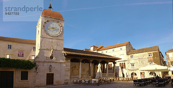 Glockenturm  Kirche St. Sebastian und Loggia  Trogir  Kroatien