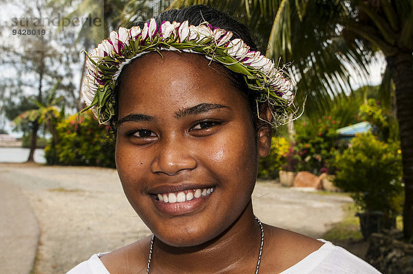 Mädchen mit Blumen im Haar  Insel Yap  Westkarolinen  Mikronesien