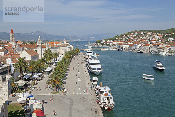 Ausblick auf Trogir von der Festung Kamerlengo  Trogir  Dalmatien  Kroatien