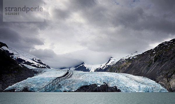 Portage-Gletscher am Portagesee in den Chugach Mountains auf der Halbinsel Kenai in der Nähe von Anchorage  Alaska  USA