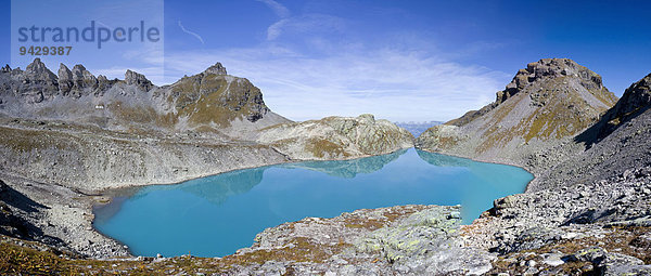 Der Blaue Wildsee am Pizol im Heidiland Bad Ragaz in den Schweizer Alpen  Schweiz  Europa