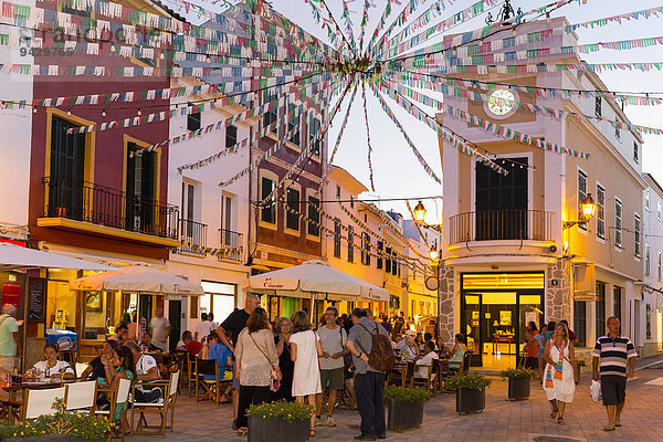 Abendlicher Markt in Es Mercadal  Zentrum der Insel Menorca  Balearen  Spanien