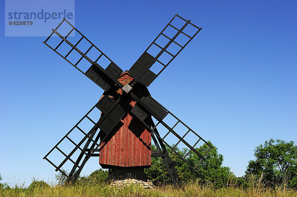 Windmühle auf der Insel Öland  Ostsee  Schweden