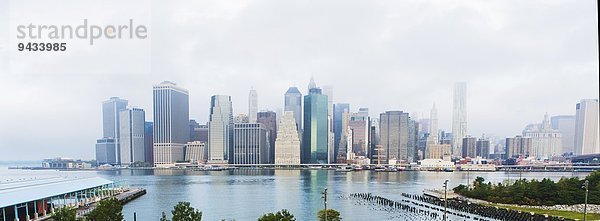 Panoramablick auf die Skyline von Lower Manhattan  New York  USA