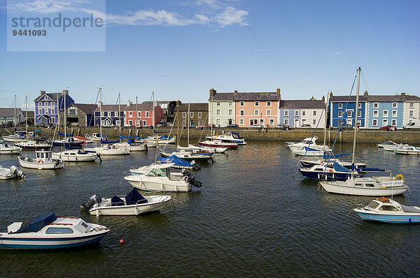 Hafen von Aberaeron  Ceredigion  Wales  Großbritannien