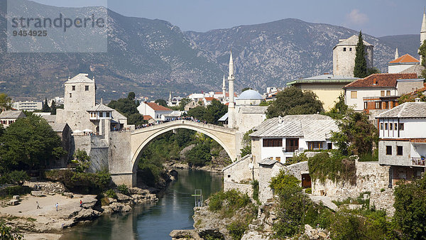 Brücke von Mostar  Alte Brücke  Stari Most  Fluss Neretva  Mostar  Bosnien und Herzegowina  Europa