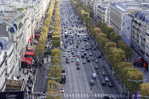 Aussicht vom Triumphbogen  Avenue des Champs Elysée  Paris  Frankreich  Europa