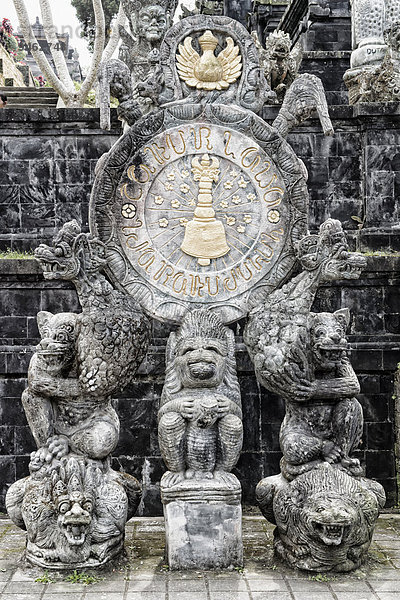 Skulpturen  Pura Besakih Tempelanlage  Bali  Indonesien  Asien