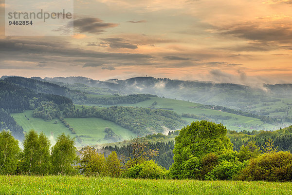 Mikulcin-Hügel  Vapenice  Ausblick von Zitkova  Landschaftsschutzgebiet Bile Karpaty  Weiße Karpaten  Tschechien  Europa