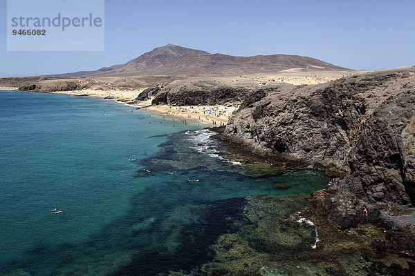 Papagayo Strände oder Playas de Papagayo  hinten Hacha Grande  Lanzarote  Kanarische Inseln  Spanien  Europa