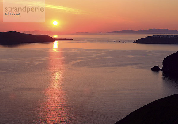 Sonnenuntergang  Caldera  Santorin  Kykladen  Ägäis  Griechenland  Europa